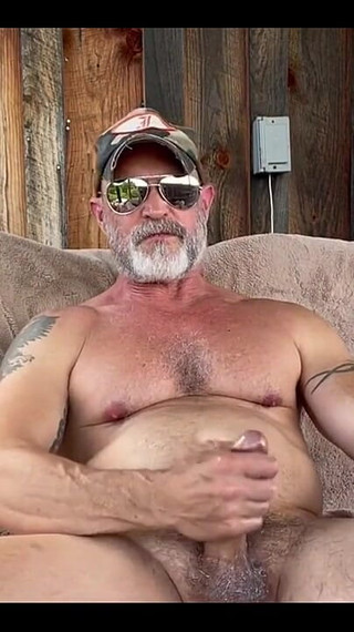 Hot Outdoor Deck Bate