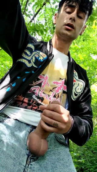 Quick Cumshot in the Park - Cock Out of Jeans