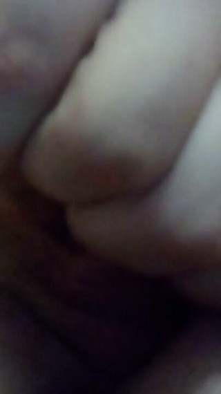 First Glimspe at Kush's Pussy