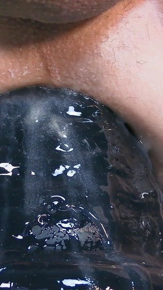 More Closeup Stretching with This 4xl Toy