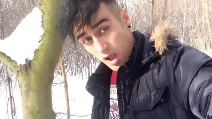 Funny Fat Cock Intense Jerking at Cold Park