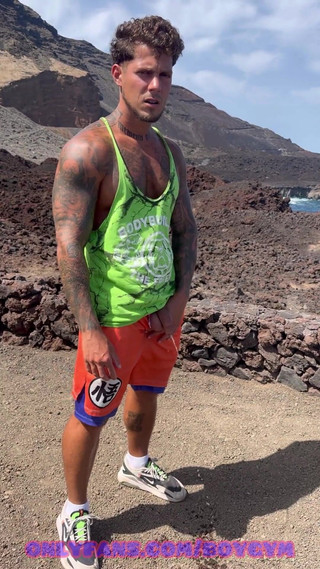 Outdoors Piss Is Always Hot