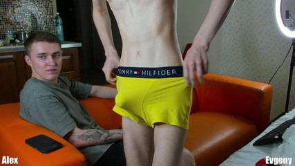 Shake Your Anaconda and Make Your Friend's Dick Flow at Your Sight!