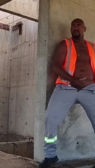 After Work I Went to the Construction Site to Enjoy Myself
