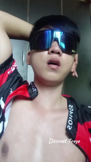 Pinoy Cyclist Gets Horny Before His Long Ride - Siklistang Daks Jakol