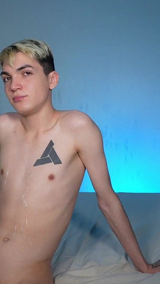 Having Fun on Webcam Show, Suck Dicks and Cum