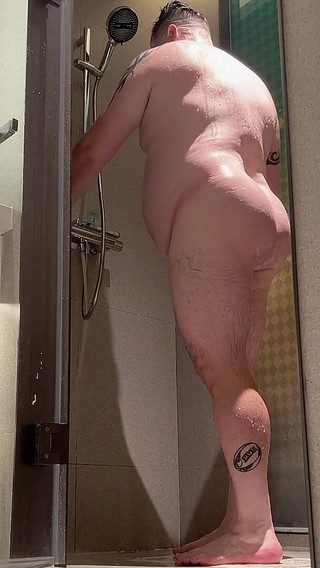 Chubby Guy Showering