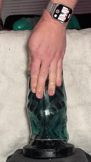 Slamming My Hole on Xxl Hankey's Toys [11.20.2024]