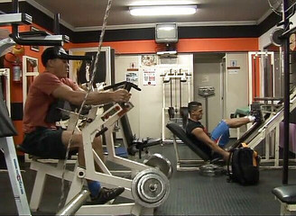 Strong muscle guys fucking and sucking each other in the gym