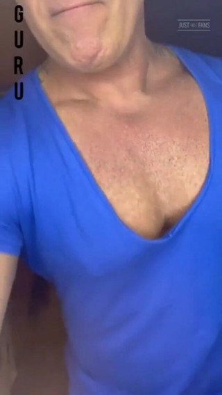 Home Made Wank. Bodybuilder Jerk off Solo Videi