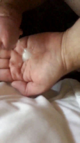 Just a gay man jerking cummies out of his penis