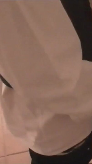 Tedd yf vuekd by a sttraight barman at work