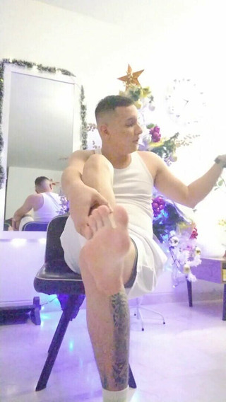 Male Feet Worship for Pigs