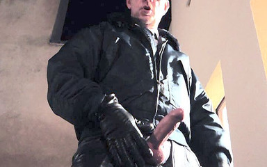 Leather Cop 34 (piss & Cum Shots Xl)