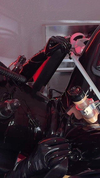 Five Machines at the Same Time [moment]