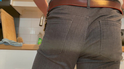 Relax-o-vision - Peeling Carrots