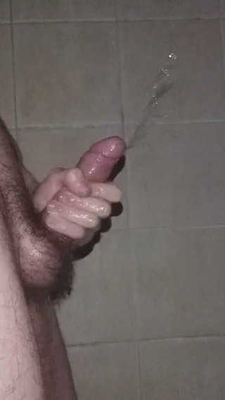 Anyone Has a Piss Kink?