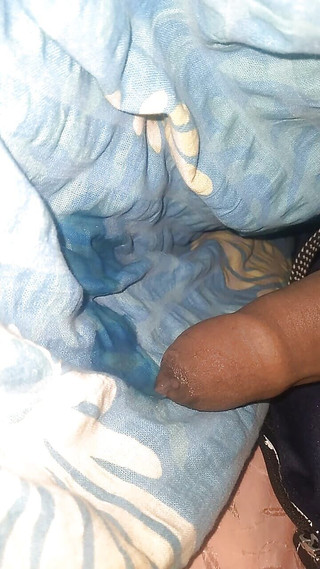 Another Banger Masturbate on Razai