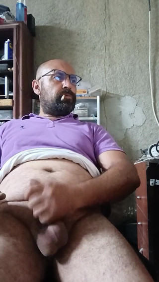 Master Bear Cums with a Cigarette in His Mouth