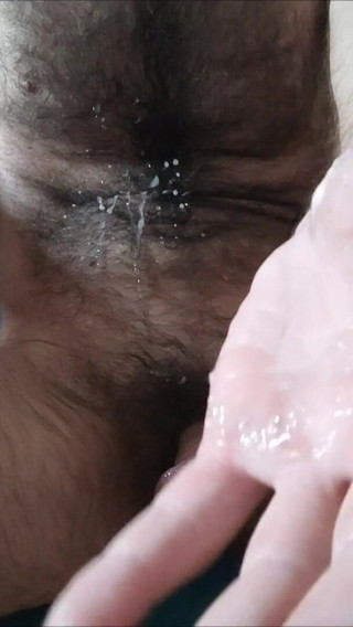 I Masturbate and Cum on My Hairy Body