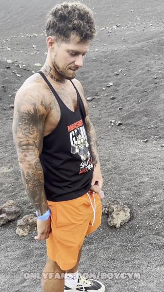 Gay Piss in Place, I Hope Nobody Discover Me