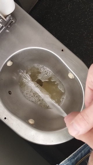 Bayer pissing 2