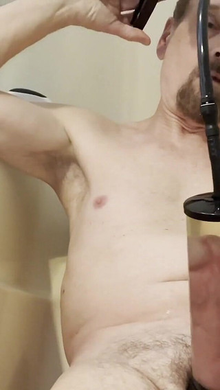 Stepdaddy Pumped and Pissing.