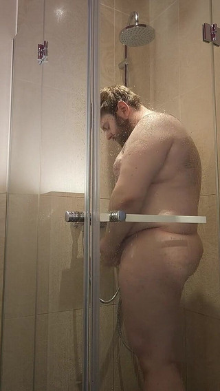 Chub Showering - Prague