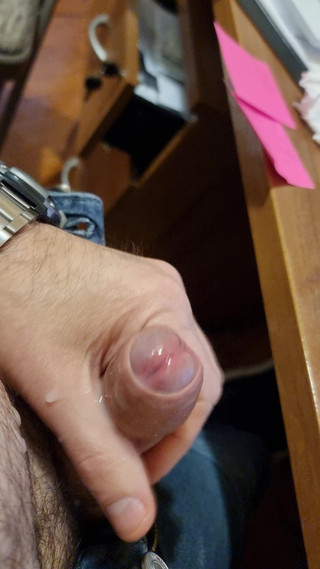 Quick Handjob and Cumshot