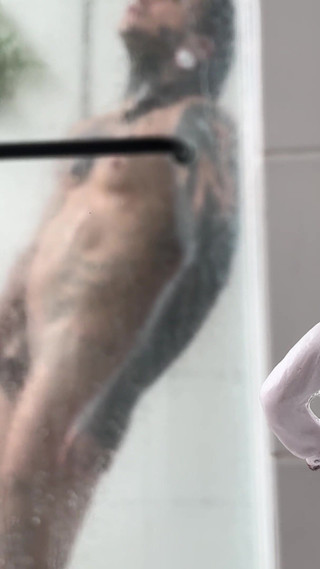 Giant Shows Himself Showering with a Tiny Human and Then Ends up Being Eaten