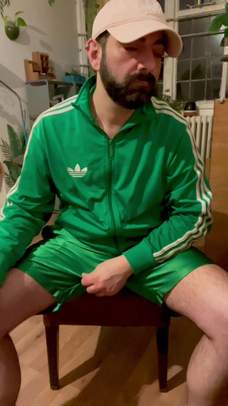 Handjob with Lots of Cum