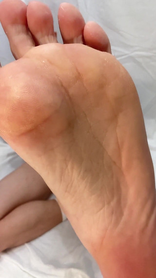 Kitty Femboy Showing Feet and Ass