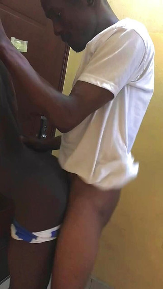 Gays Fuck and Cum Behind the Door Sex