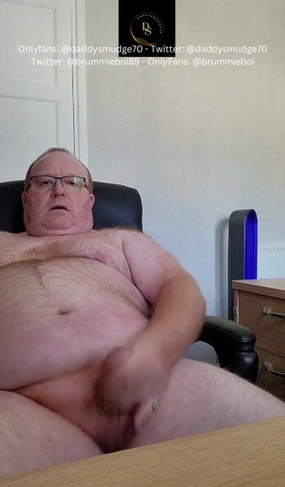 Stepdaddy Plays with Himself + Cumshot