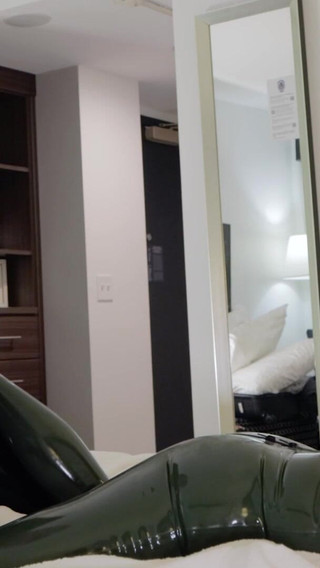 Rubber, Scally, Foot. Hotel Collection [moment]